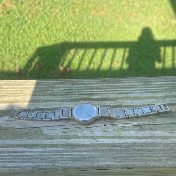 Anne Klein link watch Roman numerals water resistant crystal accent - Picture 12 of 14